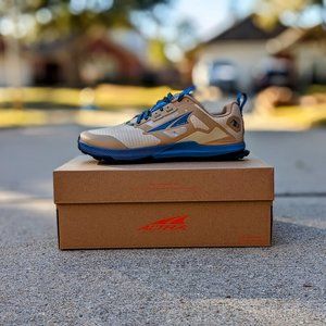Altra Lone Peak 8 Mens US9 (Almost new)
